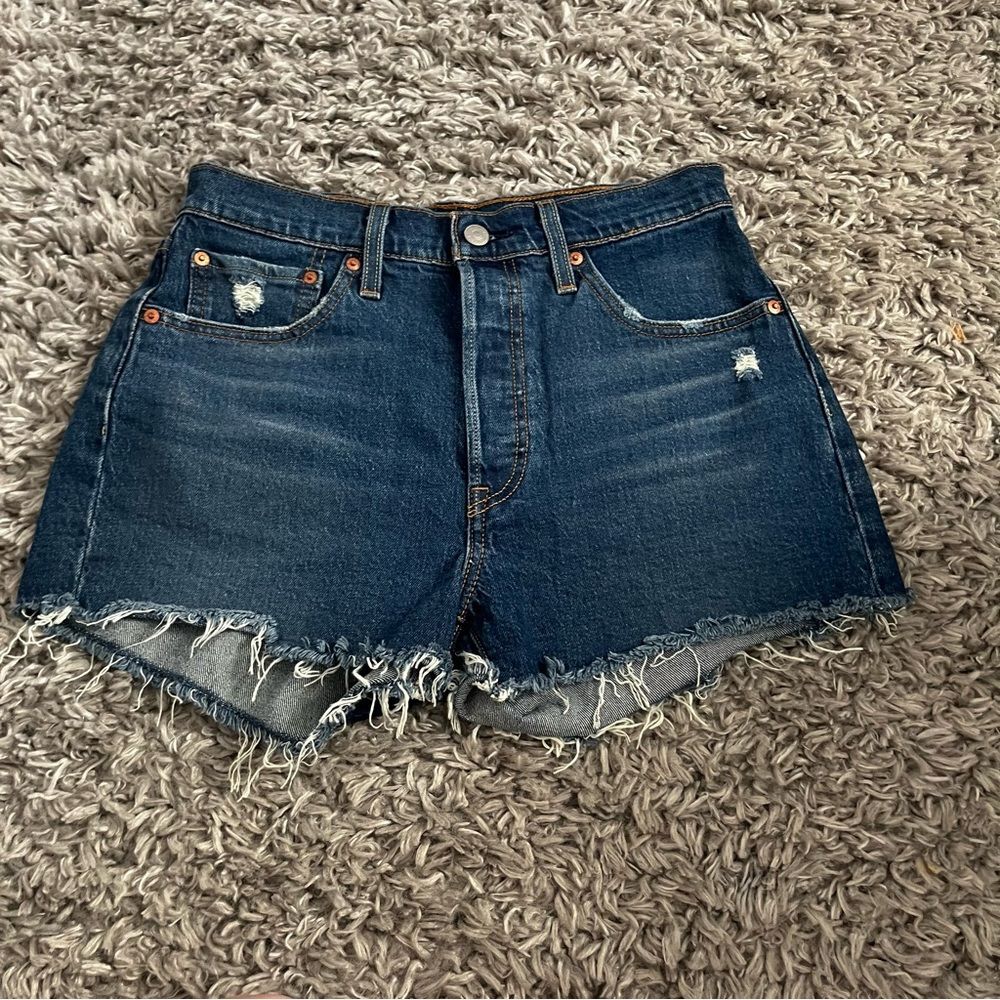 Levis High rise jean shorts size 4